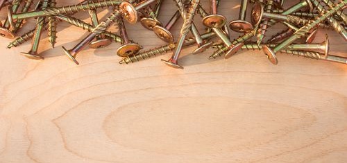 Wkręty do drewna – rodzaje, jakie wybrać?