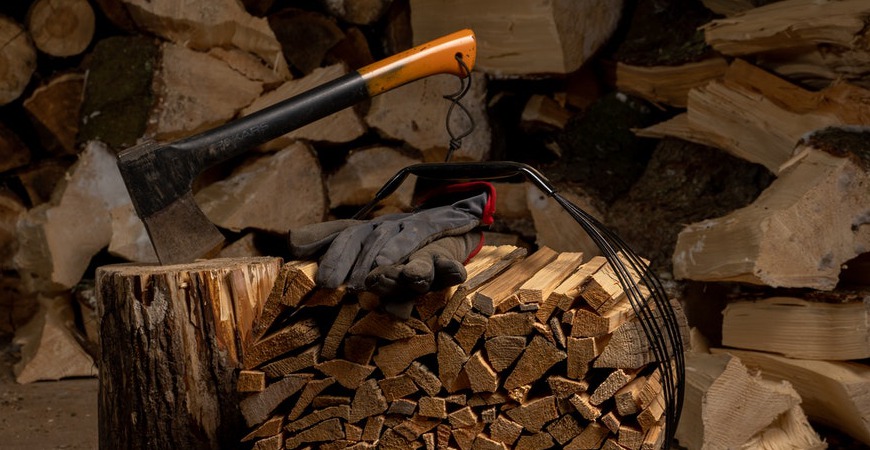 Jak składować drewno opałowe?